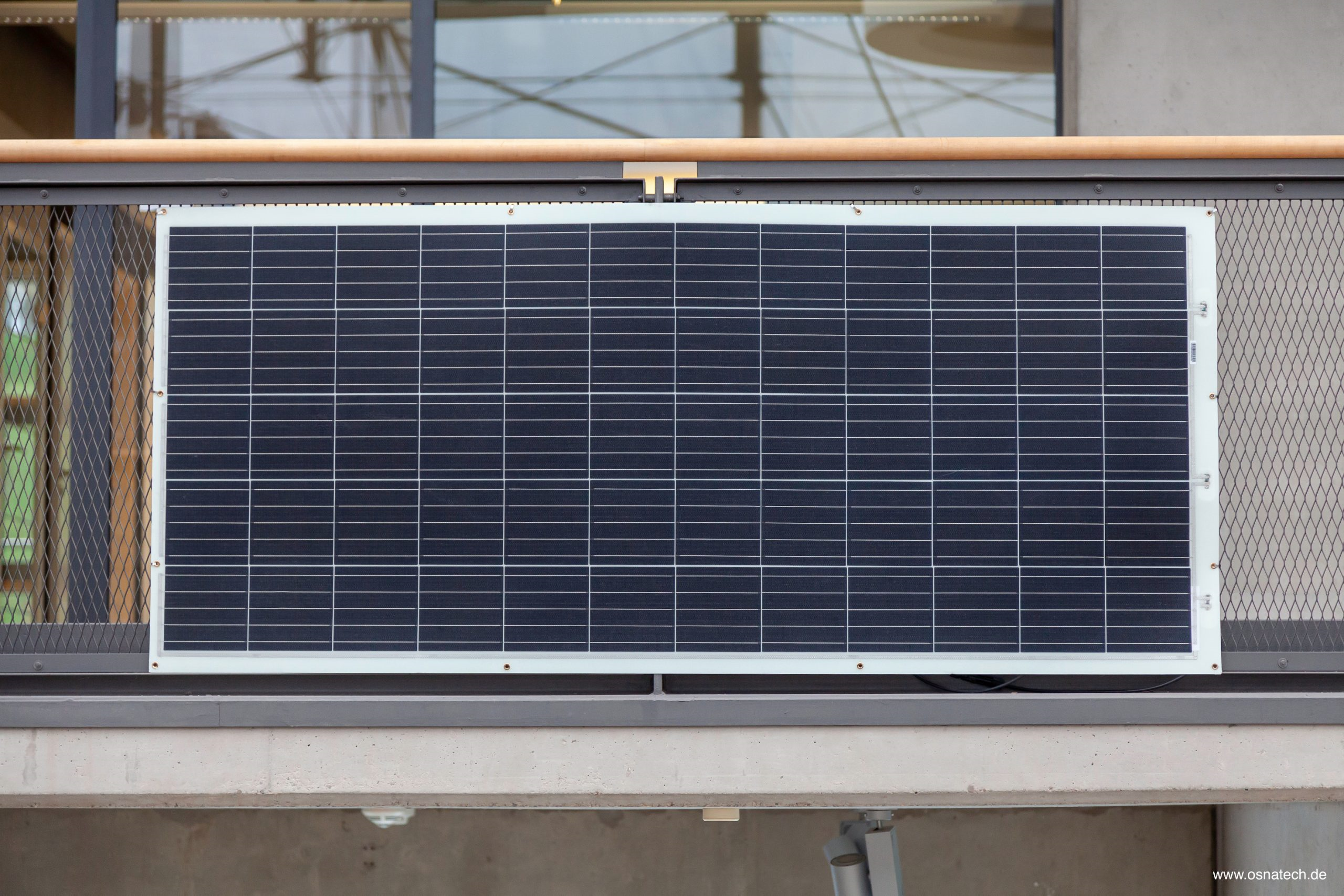 Kit Placa Solar Flexible 310W con Micro-Inversor 800W