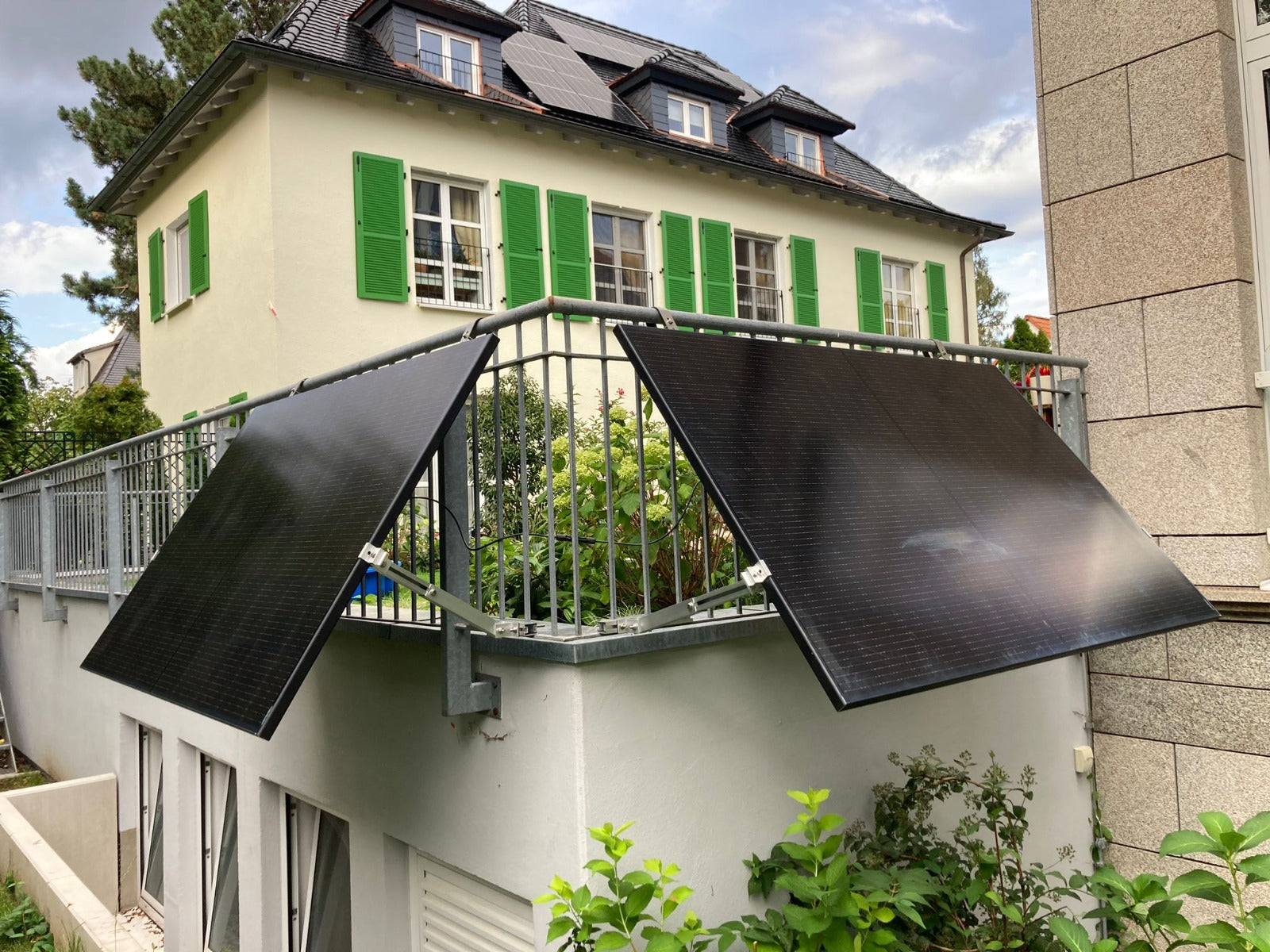 Fijaciones para el Kit Solar de Balcón