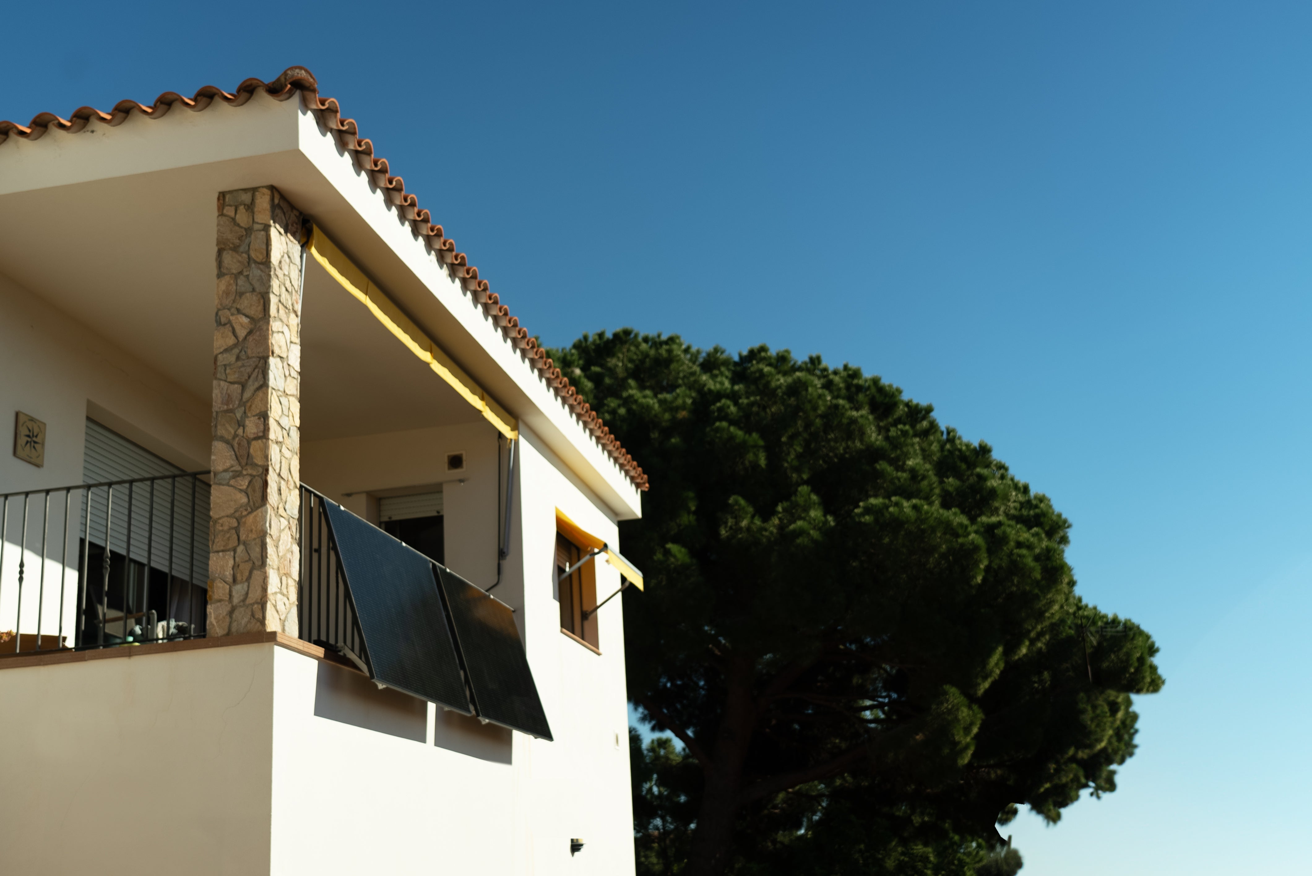 Fijaciones para el Kit Solar de Balcón